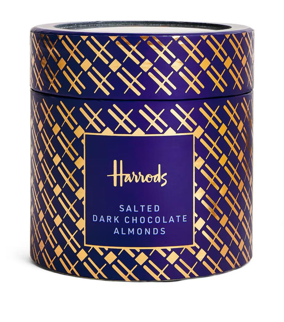 Salted Dark Chocolate Almonds (325g)
لوز بالشوكولاتة الداكنة المملحة (325 غرام)