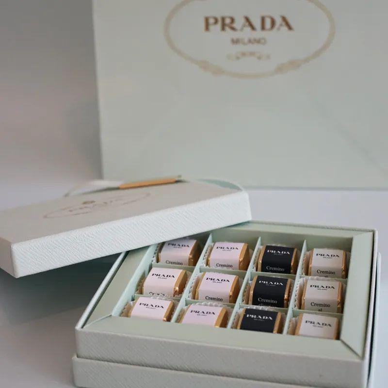 صندوق كريميني مشكّل - 12 قطعة

Assorted Cremini Box - 12 Pieces