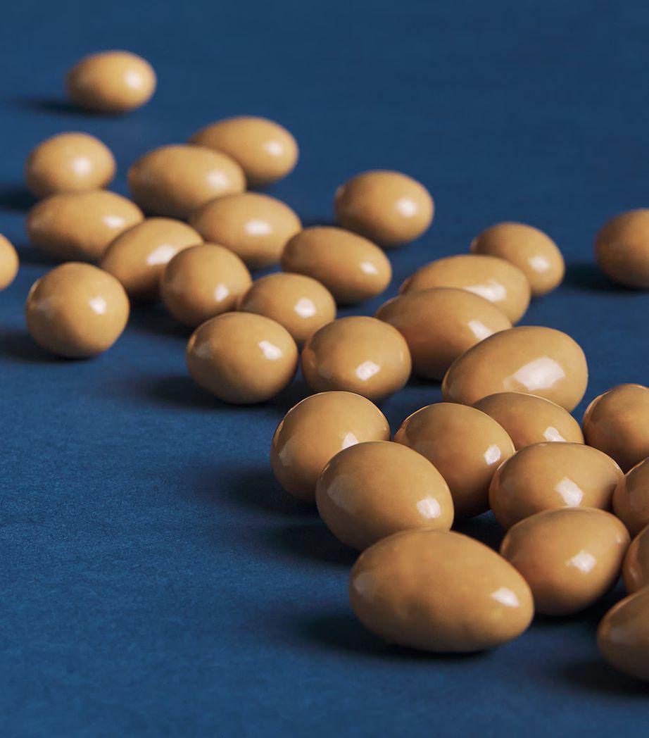 لوز بالكراميل المملح (325 جرام) 
Salted Caramel Almonds (325g)