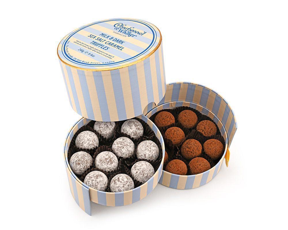 ترافل ملح البحر بالكراميل بشوكولاتة الحليب والداكنة-‏Milk and Dark Sea Salt Caramel Chocolate Truffles