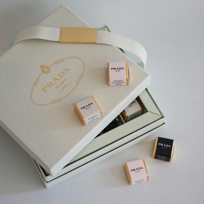 صندوق كريميني مشكّل - 12 قطعة

Assorted Cremini Box - 12 Pieces